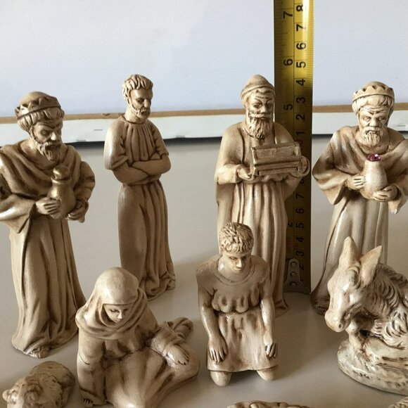 Vintage Handmade Ceramic Nativity 11 Pieces Holy Family Wise Men Animals Manger - Picture 9 of 15
